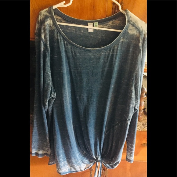 Susina Tops - Susina brand top.